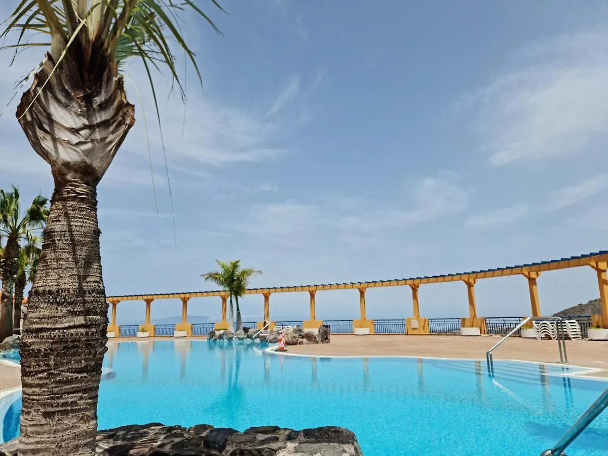 Cozy 2 Bedroom Apartment In Costa Adeje
