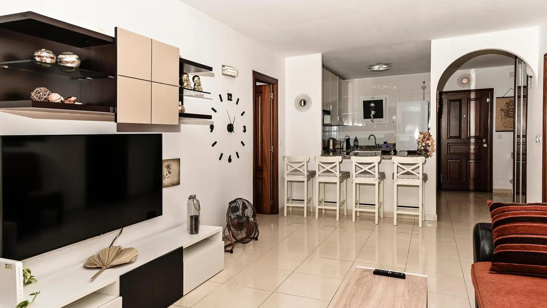 Cozy 2 Bedroom Apartment In Costa Adeje